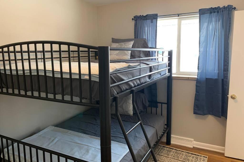 فيلا ليتلتونفي 3 King Beds + Bunk Beds On Broadway المظهر الخارجي الصورة
